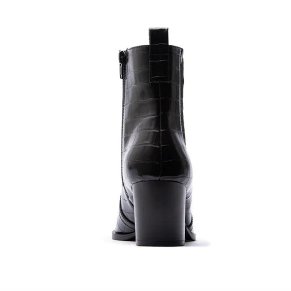 !! NEW !! Vegan Leather Ankle Cowboy Boots in Black Croc - Picture 8 of 10